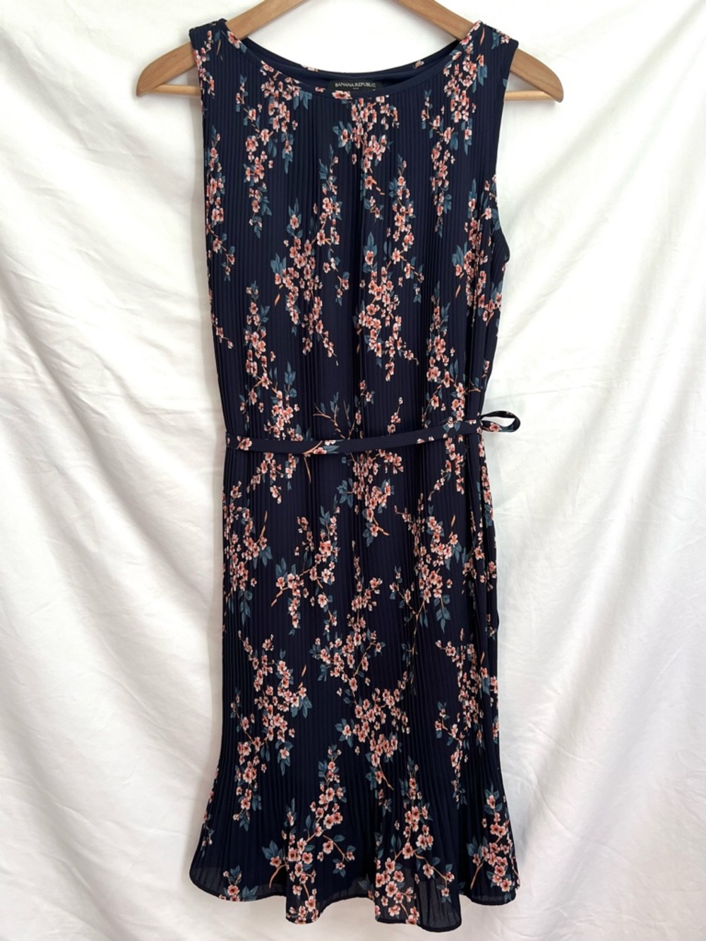 Banana Republic Crinkle Pleat Floral Dress, Size Small Petite